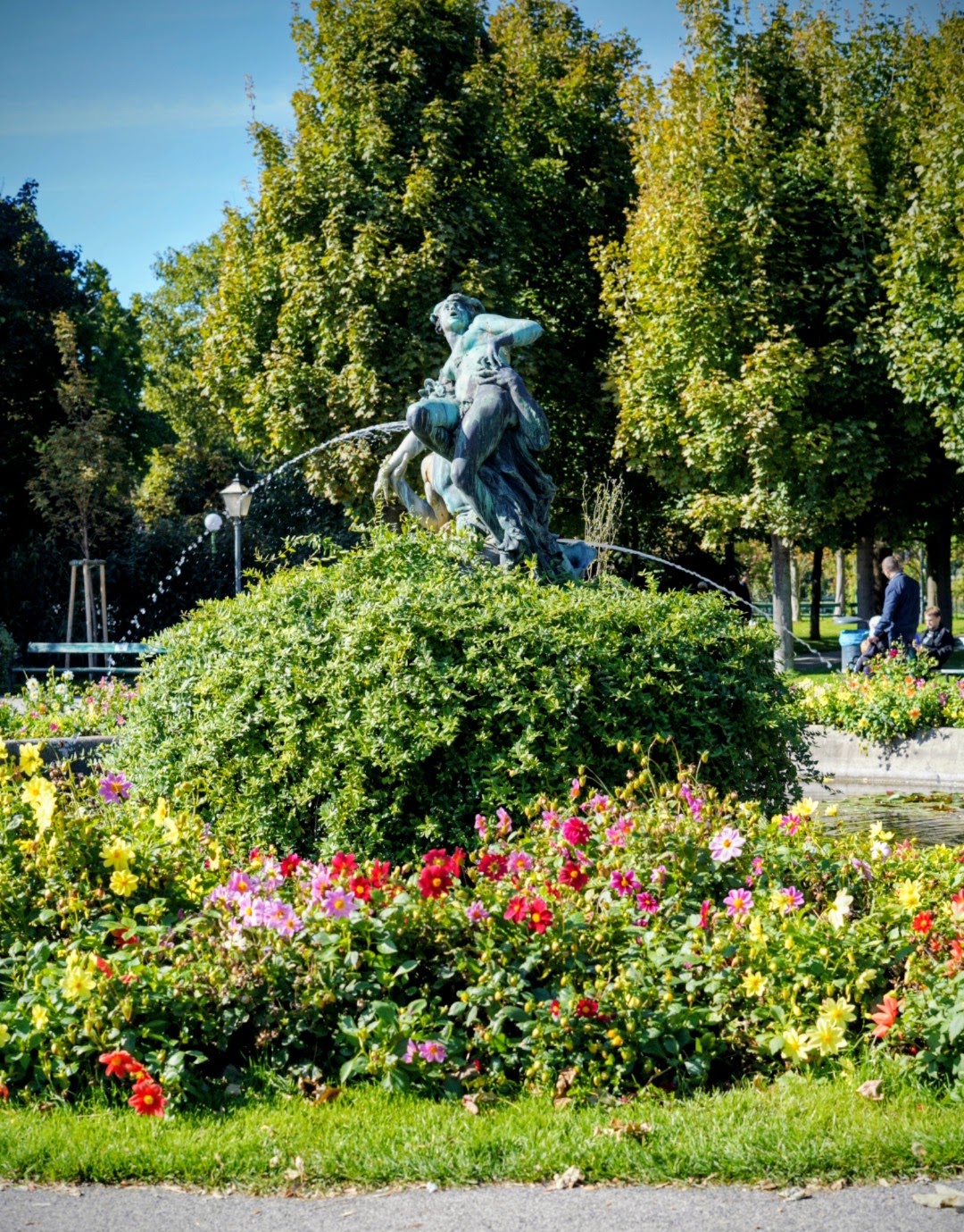 DSC07737~2.JPG